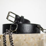 Noir Grainé Couleur Noir Collection ASTRÉ Ceinture en cuir Ceinture Cuir Grainé Épis ASTRÉ Paris, chaine métallique argentée