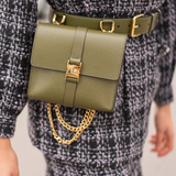 Ceinture Kaki Grainé Couleur Kaki Collection ASTRÉ, Fait main en Italie, Sac Ceinture avec chaine dorée, pièces métalliques dorées