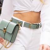 Ceinture Sauge Doré Couleur Vert Sauge Collection SS21 ASTRÉ, Ceinture en cuir lisse vert sauge, Ceinture Cuir lisse ASTRÉ Paris, Sac ceinture avec chaine dorée