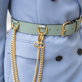 Ceinture Sauge Doré Couleur Vert Sauge Collection SS21 ASTRÉ, Ceinture en cuir lisse, Ceinture Cuir lisse ASTRÉ Paris, Ceinture avec chaine dorée